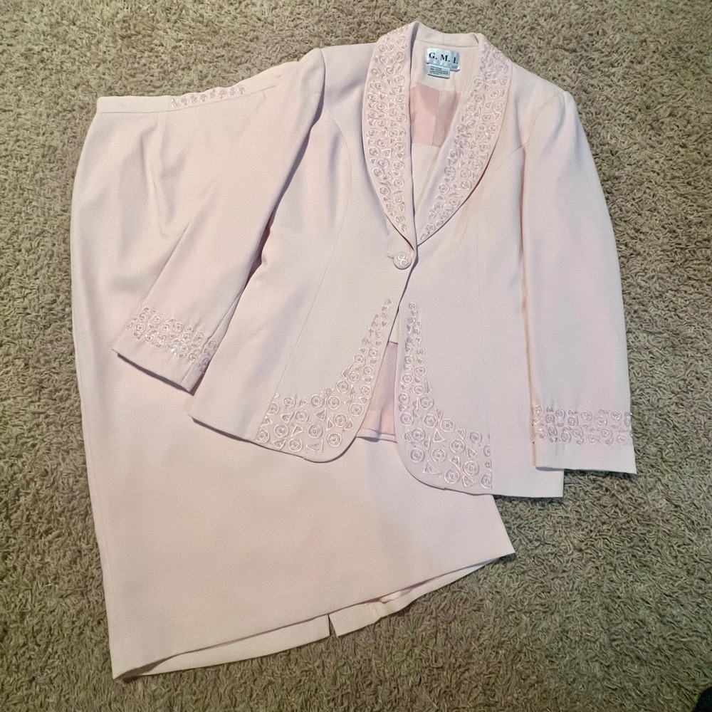 G.M.I. Pink Skirt Suit Set Embroidered Sequin Blazer Midi Skirt Size 10 Formal